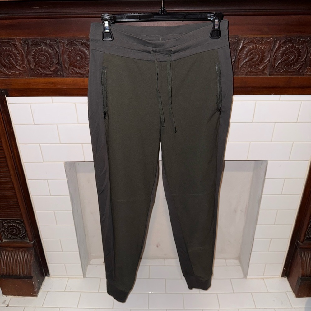 Athleta Green Joggers